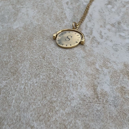 Personalised gold necklace in gold with engraving 