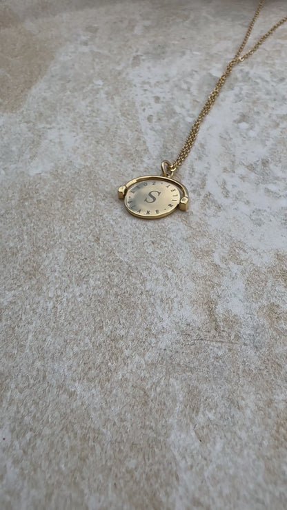 Personalised gold necklace in gold with engraving 